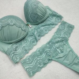 O Que Você Precisa Saber Antes de Comprar Lingerie Para Revenda