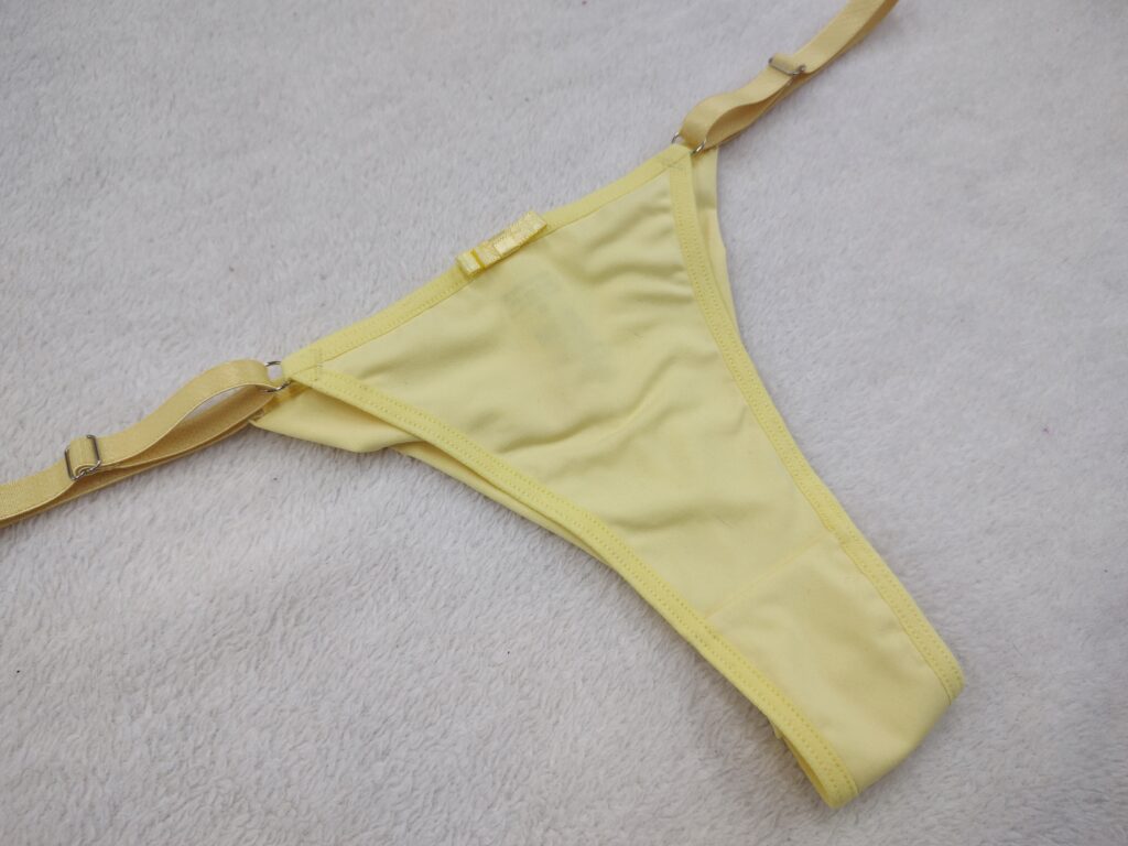 Lingerie Amarela